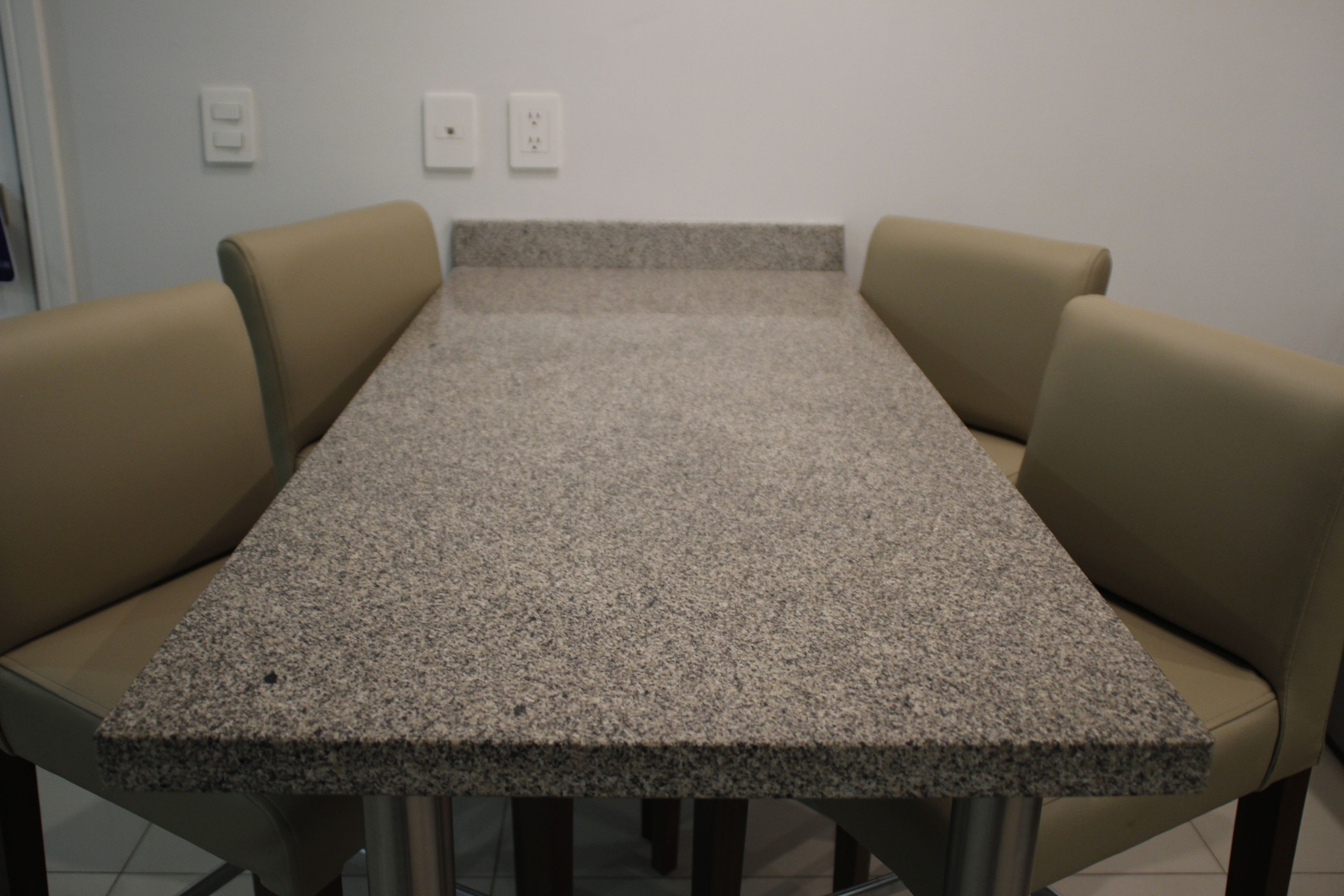 deluxe room | in-room dining