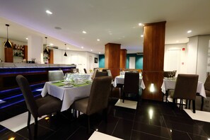 Free daily English breakfast  - Fahrenheit Loft (Lagos)