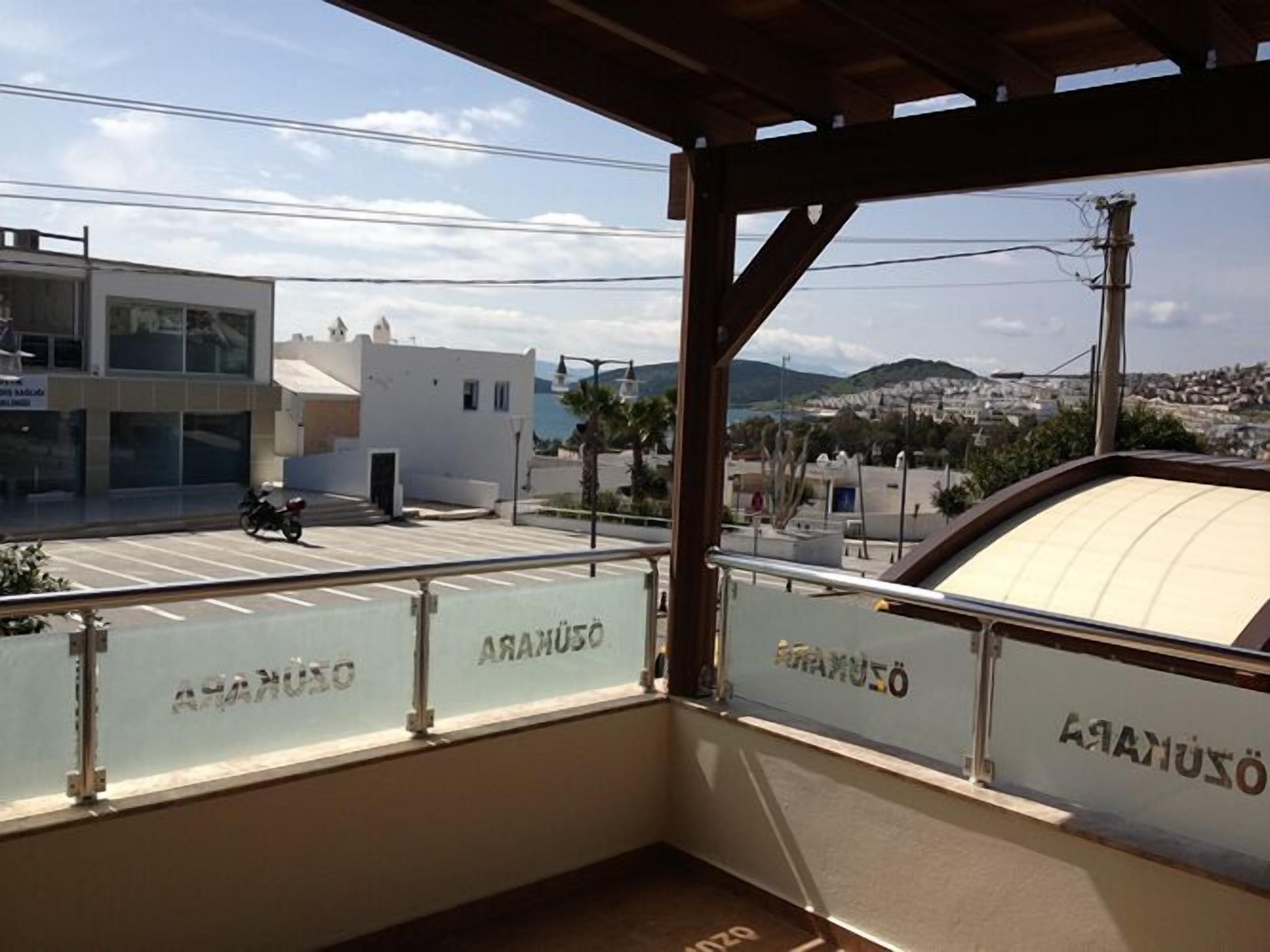 Foto - Ozukara Apart 1