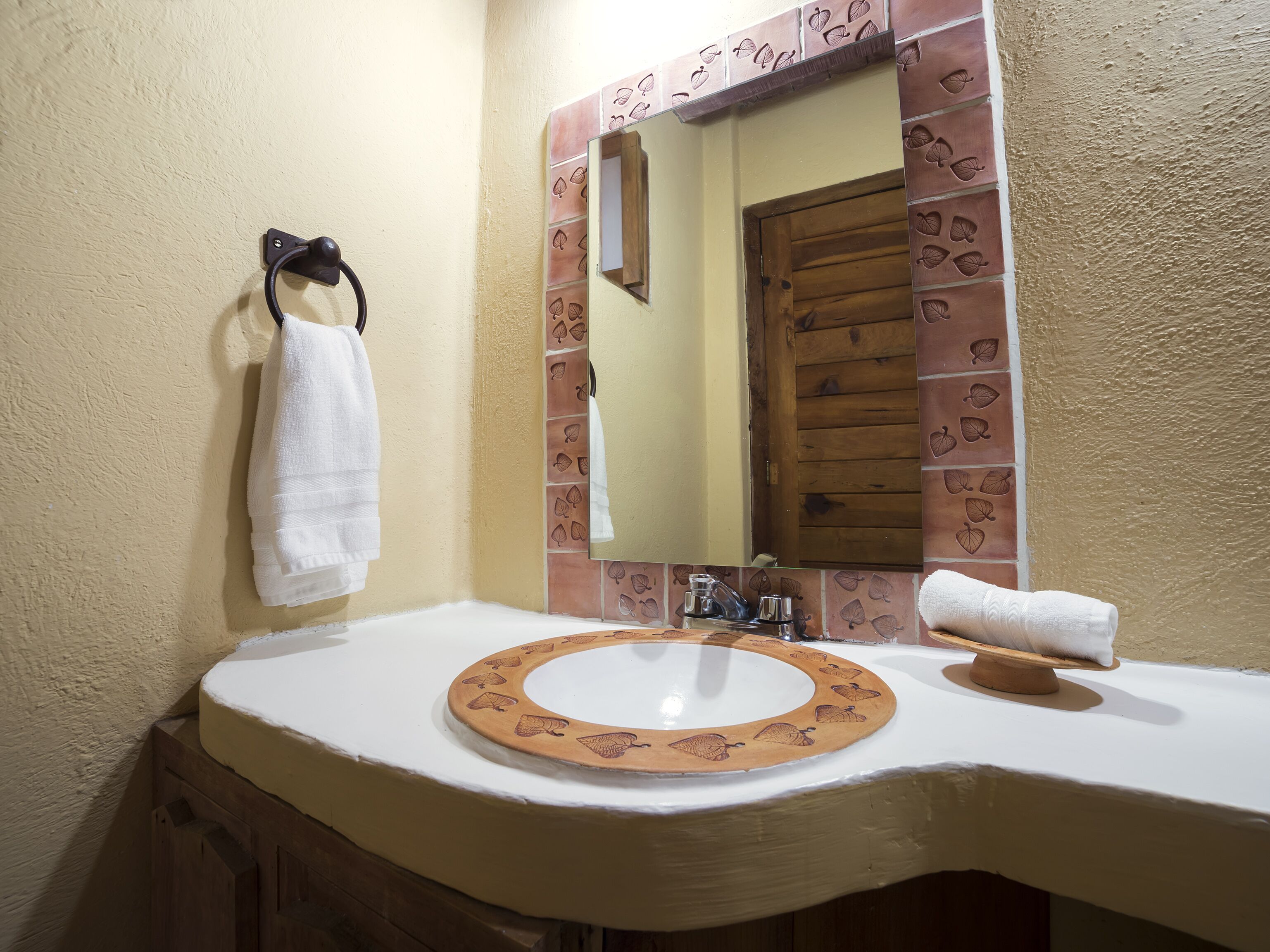 shower, free toiletries, towels, soap