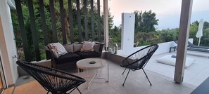 Luxe villa, 1 slaapkamer, privézwembad, uitzicht op zee | Terras
