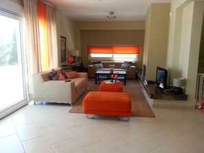 Luxury Villa, 5 Bedrooms, Private Pool, Sea Facing | Living area | 55-inch flat-screen TV with satellite channels, LCD TV, Netflix