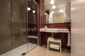 Doppia Executive | Bagno | Soffione a pioggia, set di cortesia gratuito, asciugacapelli, bidet