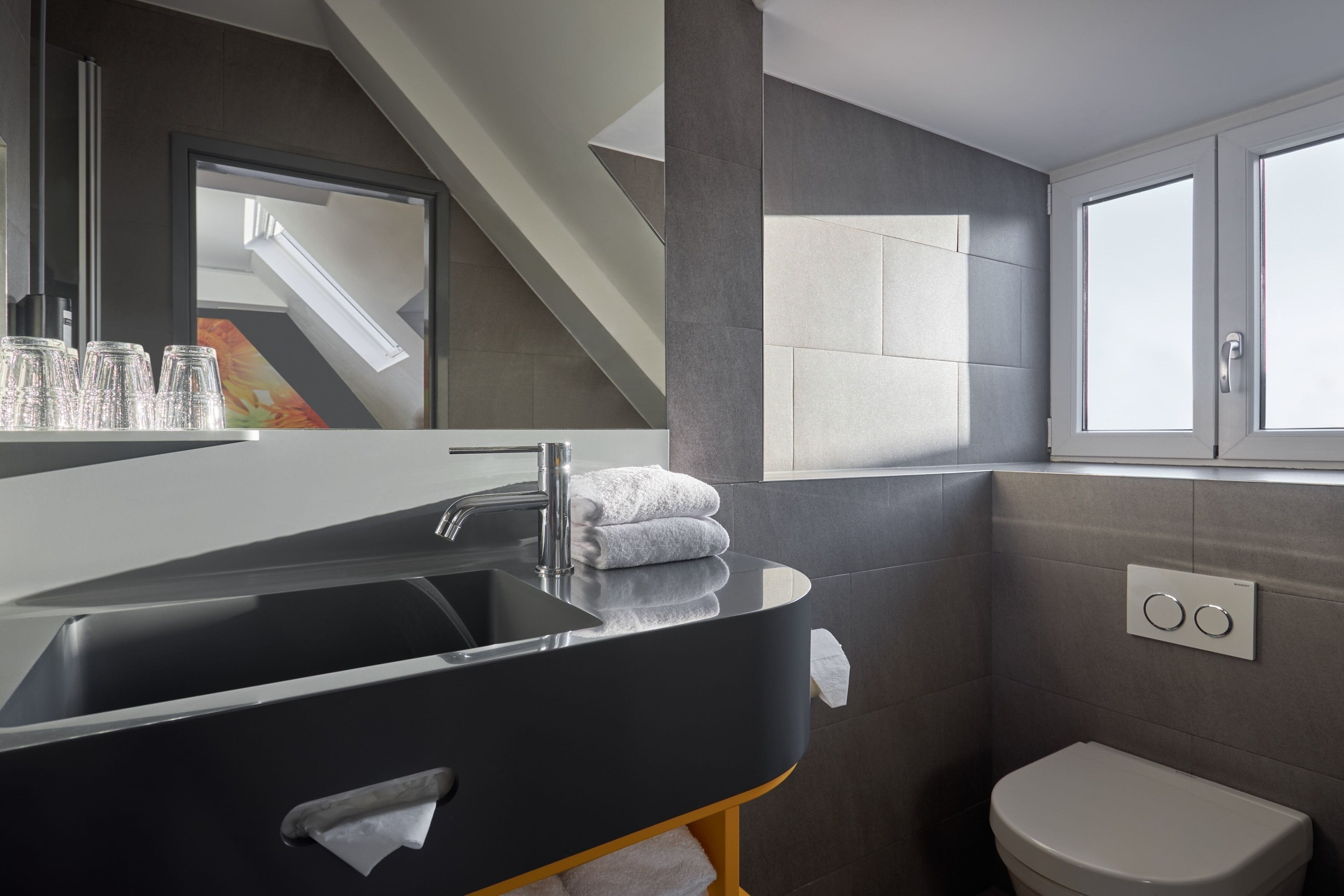 shower, rainfall showerhead, free toiletries, hair dryer