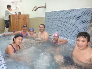 Bồn tắm spa trong nhà