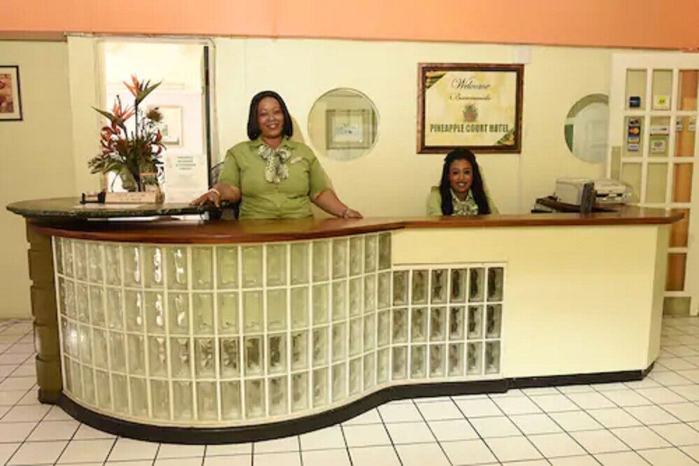 Pineapple Court Hotel by null