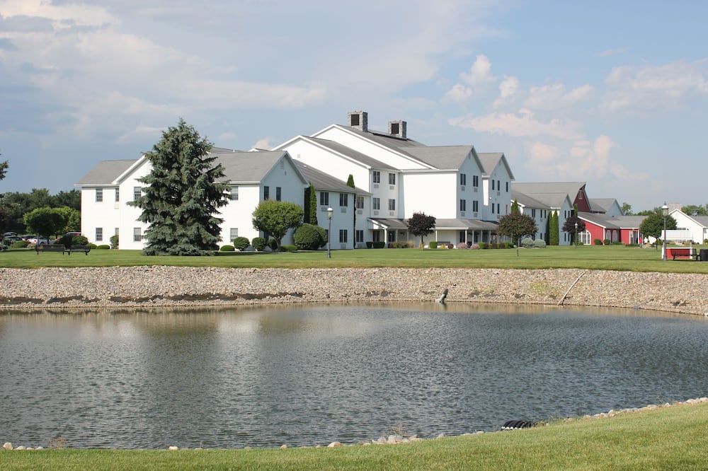 luxury hotels in Elkhart, Indiana