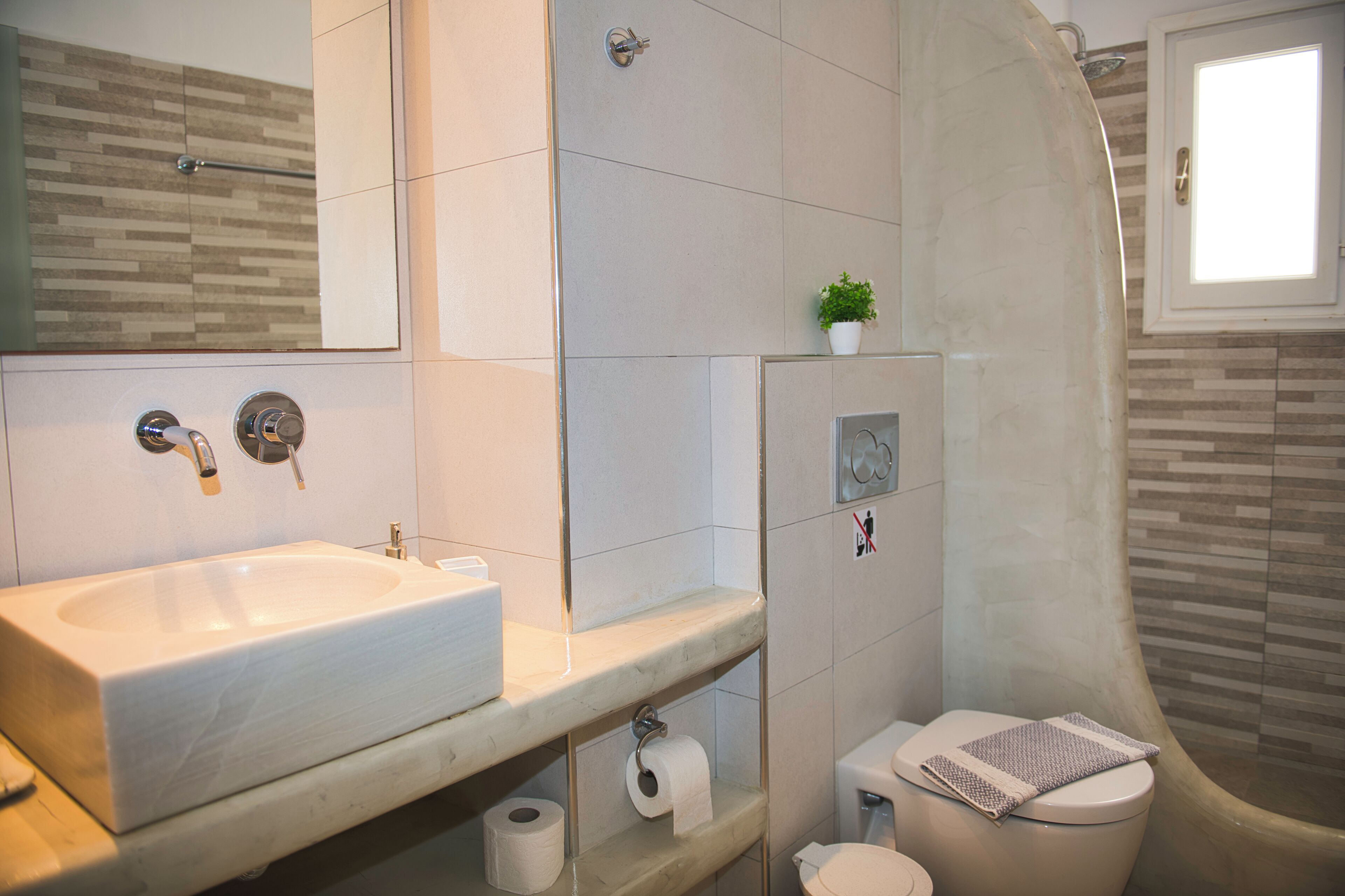 superior room | bathroom | shower, towels