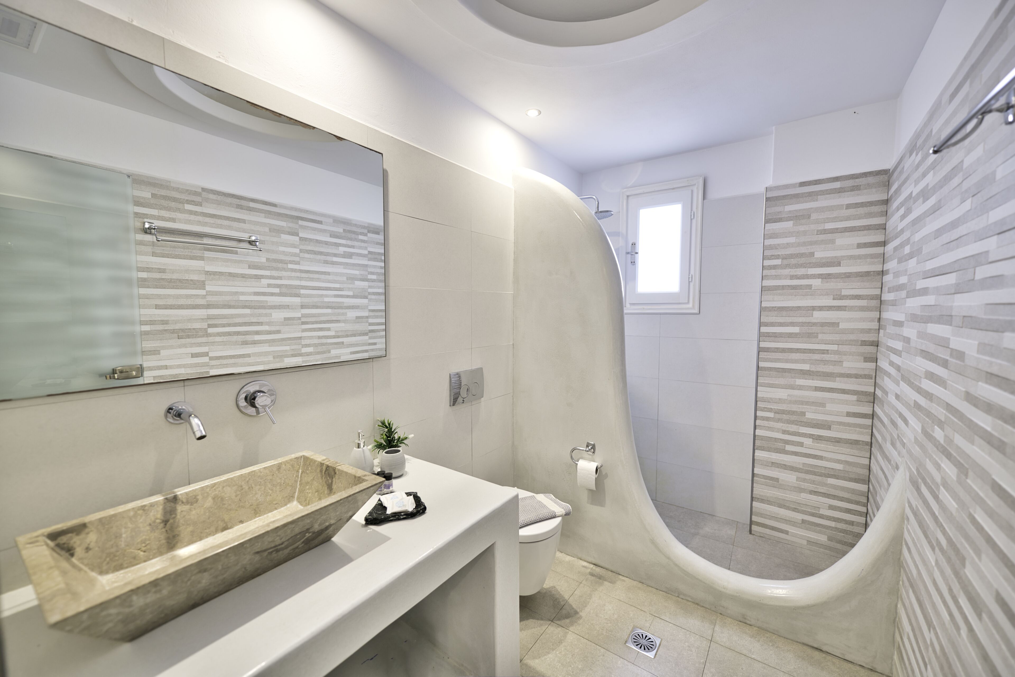 superior room, 1 bedroom | bathroom | shower, towels