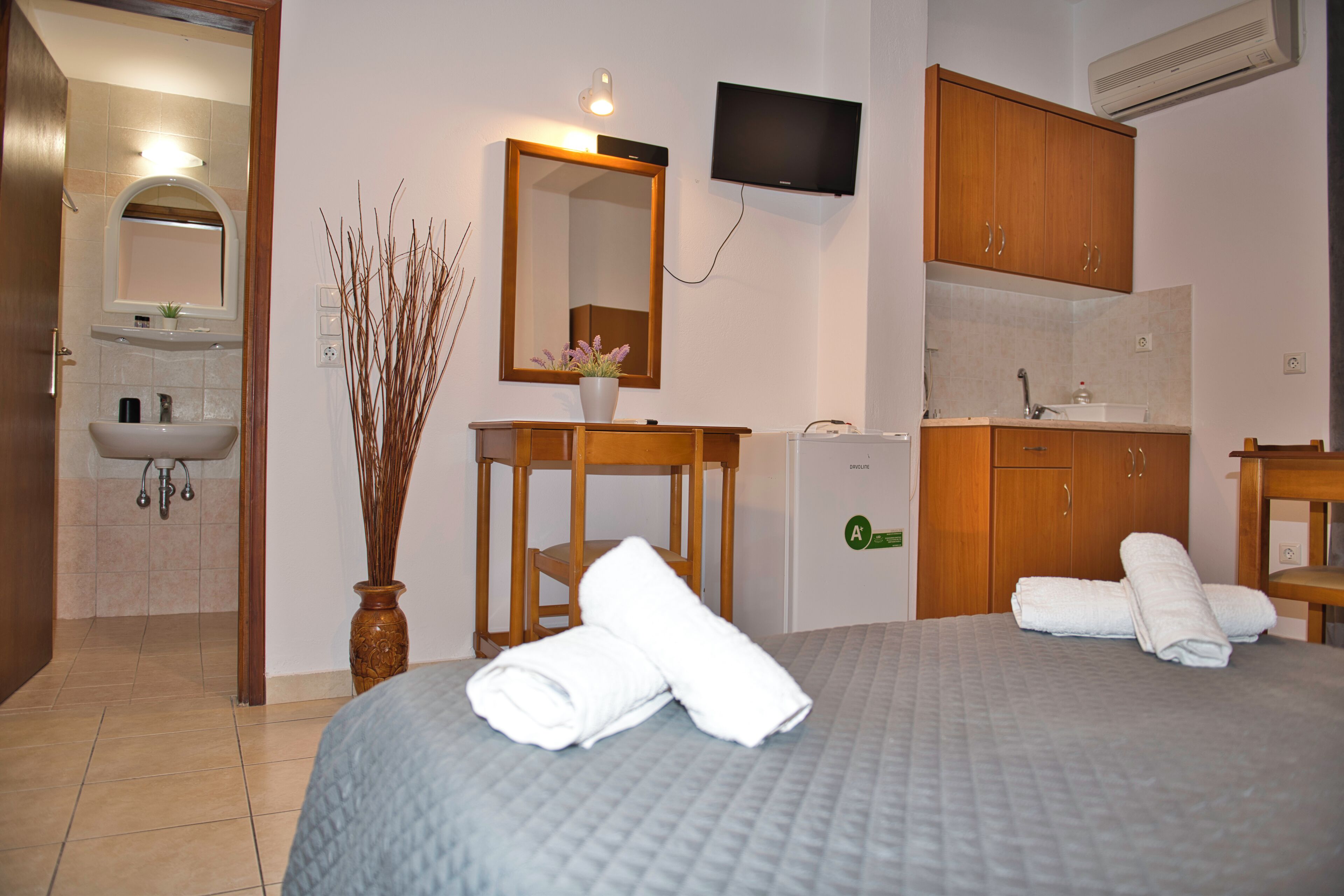 studio | 1 bedroom, in-room safe, desk, free wifi