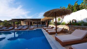 Outdoor pool, sun loungers