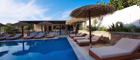 Outdoor pool, pool loungers