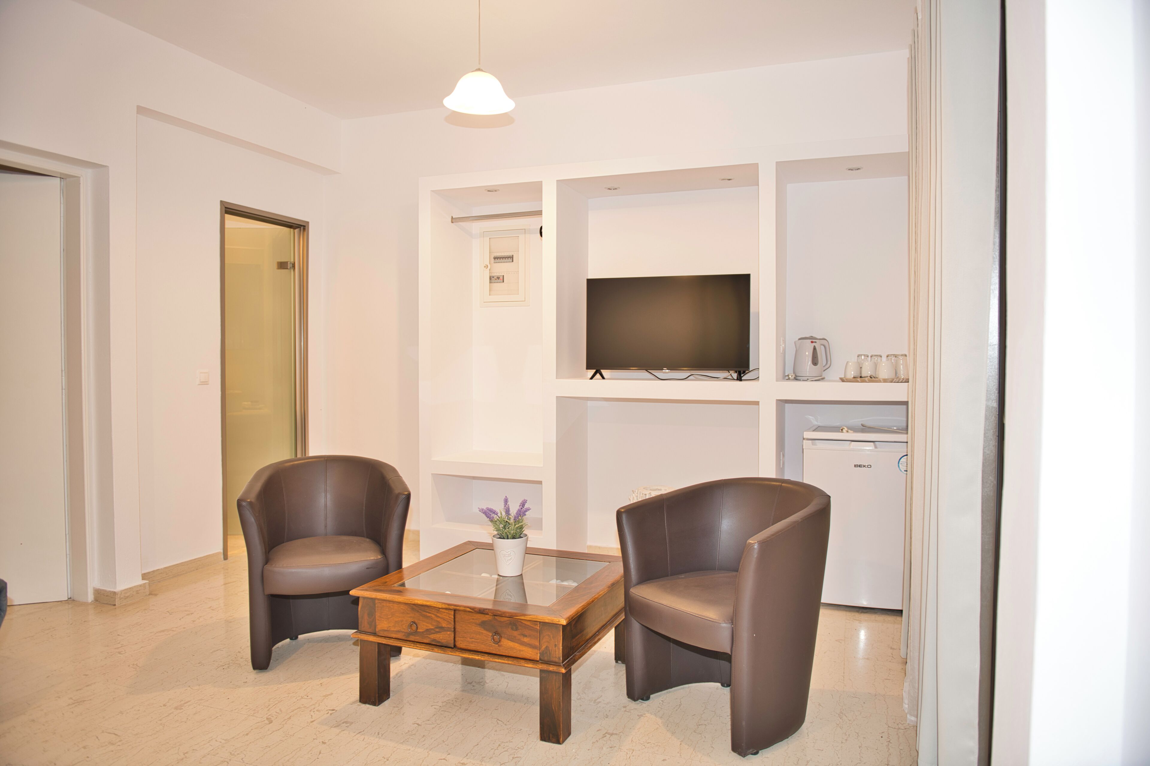 superior room, 1 bedroom | living area | 32-inch tv with satellite channels