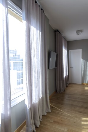 Studio | Näkymä kadulle