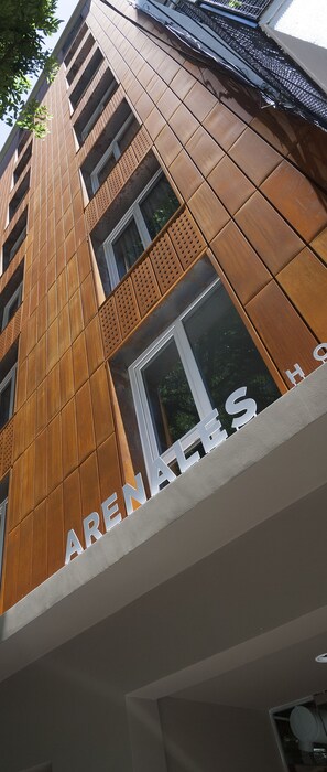 Front of property - Hotel Arenales (Buenos Aires)