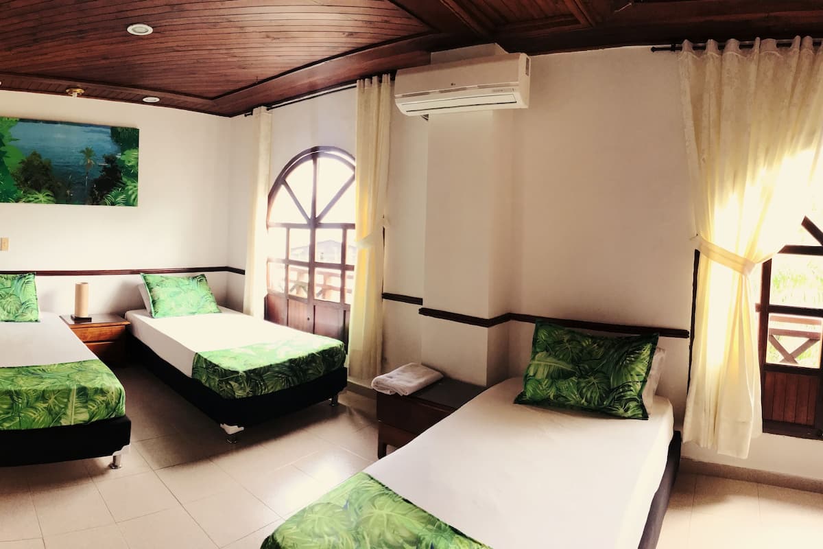 Standard Triple Room, 3 Twin Beds | Minibar, in-room safe, desk, free WiFi