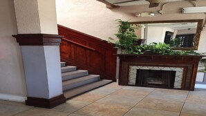 Fireplace - Monterey Inn Hotel (Wilmington)