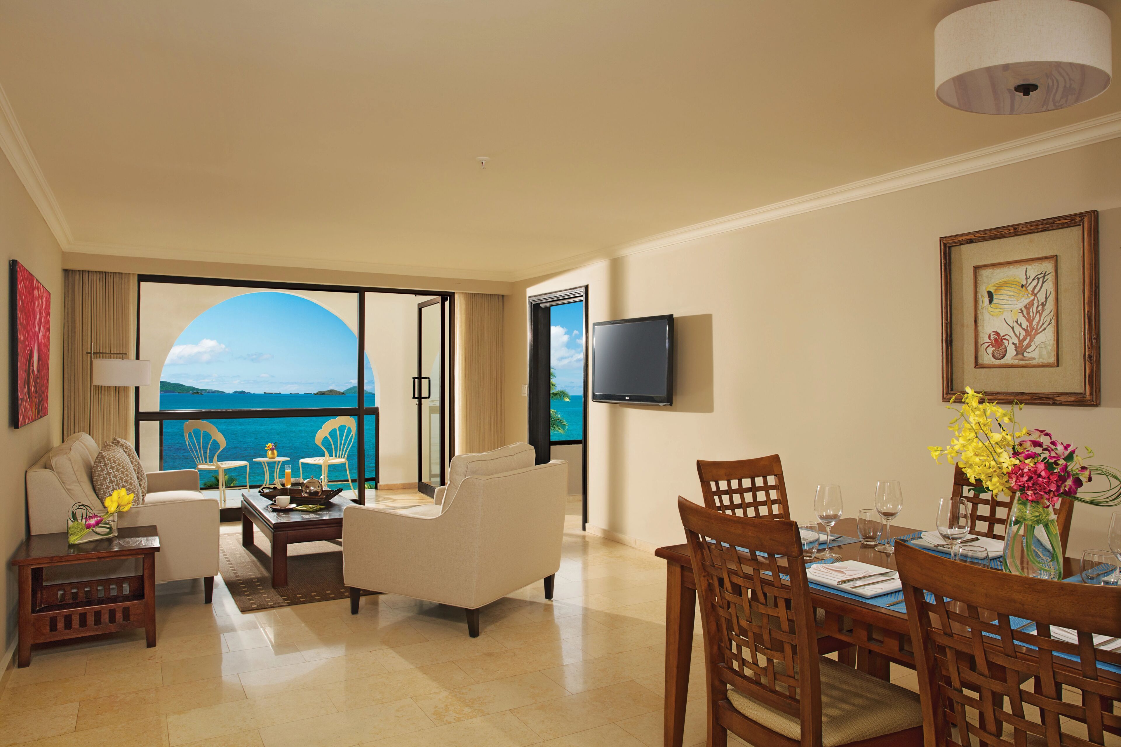 Preferred Club Master Suite Ocean View | Oleskelualue | Taulutelevisio, pöytäjalkapallopöytä, pöytätennispöytä