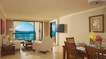 Preferred Club Master Suite Ocean View | Oleskelualue | Taulutelevisio, pöytäjalkapallopöytä, pöytätennispöytä