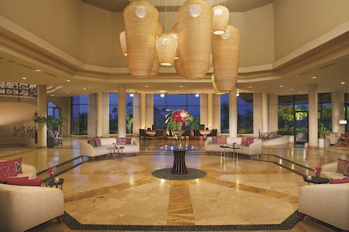 5 Bars/Lounges, 2 Poolbars, Bar im Pool