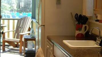 Cottage, 1 Bedroom (9) | Private kitchen | Full-sized fridge, microwave, stovetop, coffee/tea maker