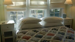 Room - Fire Fly Resort (Union Pier)