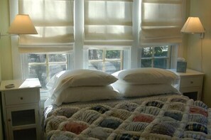 Cottage, 2 Bedrooms (18) | Individually decorated, individually furnished, free WiFi - Fire Fly Resort (Union Pier)