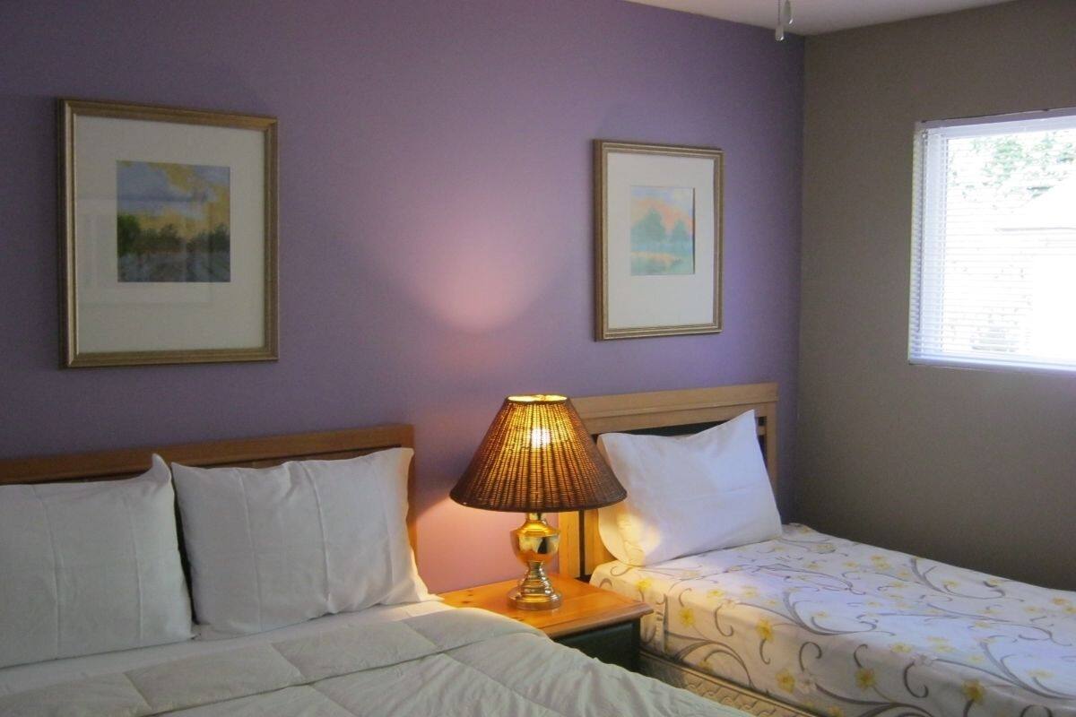 Standard Room, Multiple Beds, Shared Bathroom (03)
