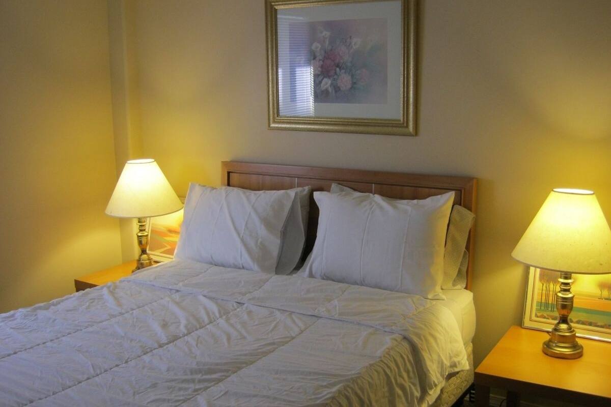 Standard Room, 1 Double Bed, Shared Bathroom (01)