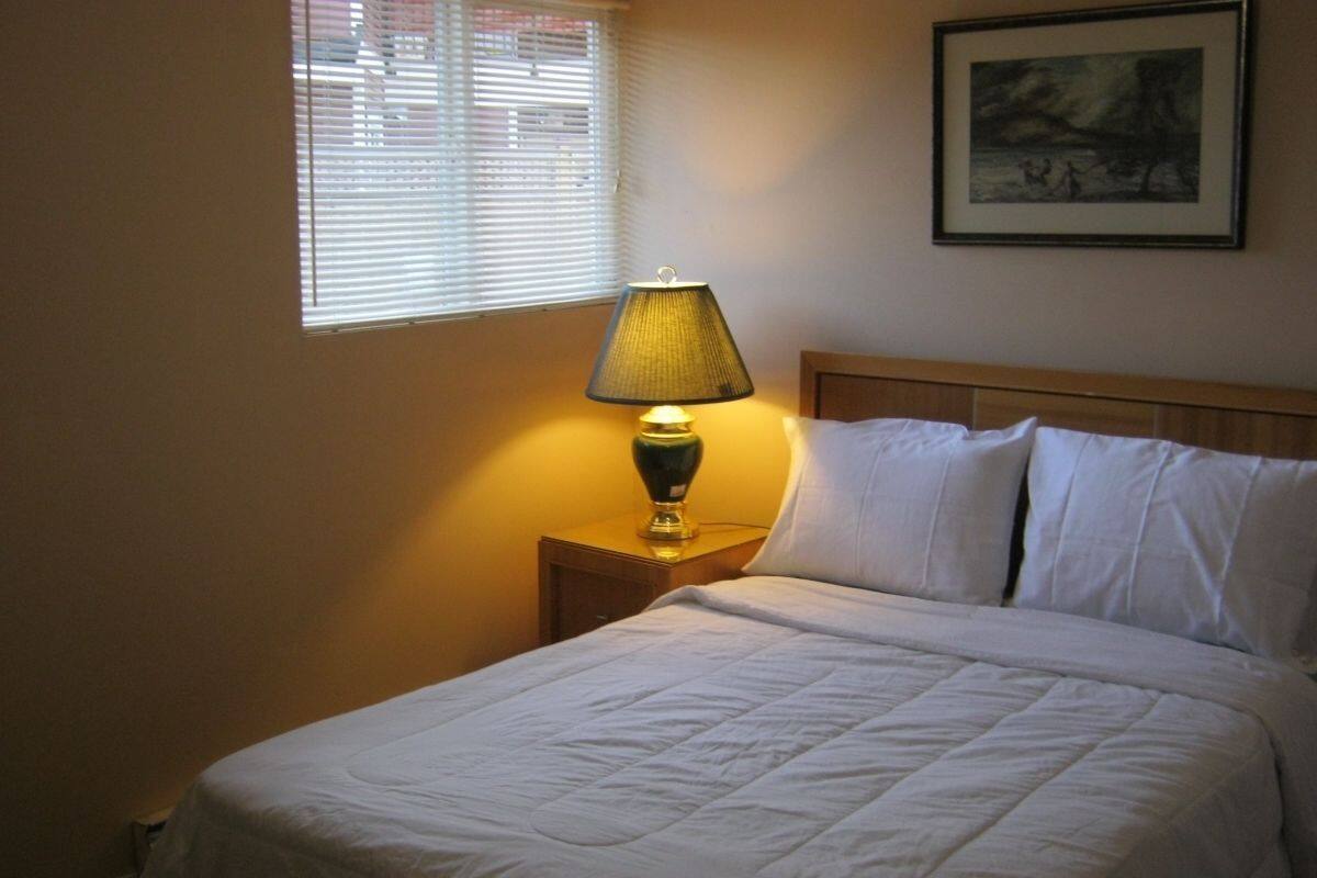 Standard Room, Multiple Beds, Shared Bathroom (04)