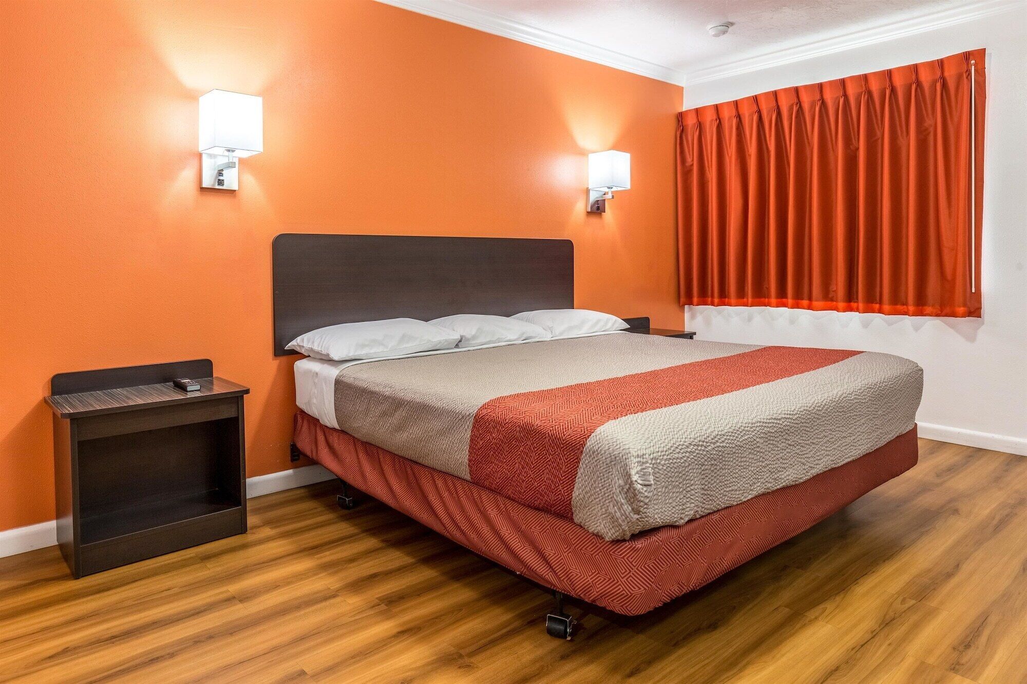 Schreibtisch, kostenloses WLAN, Bettwäsche