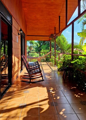 Iron/ironing board, free cots/infant beds, free WiFi, bed sheets - Eden Atenas (Mercedes)