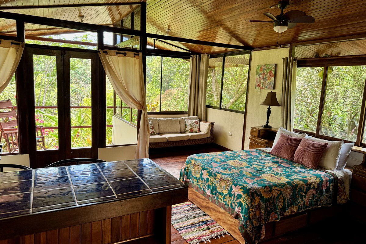 Cabin, 1 Double Bed | Iron/ironing board (on request), cribs (free), WiFi (free), bed sheets