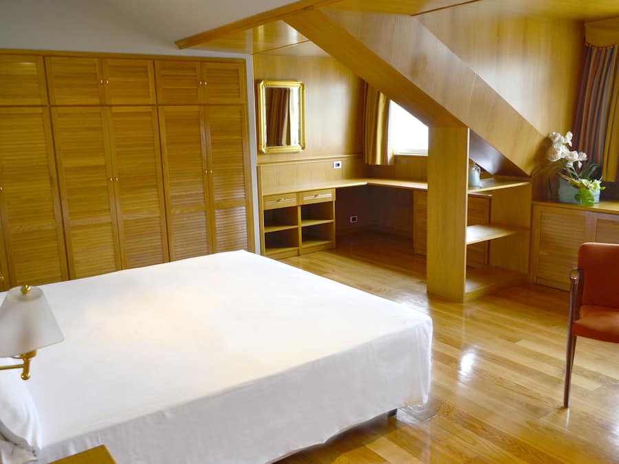 Bureau, Wi-Fi gratuit, draps fournis