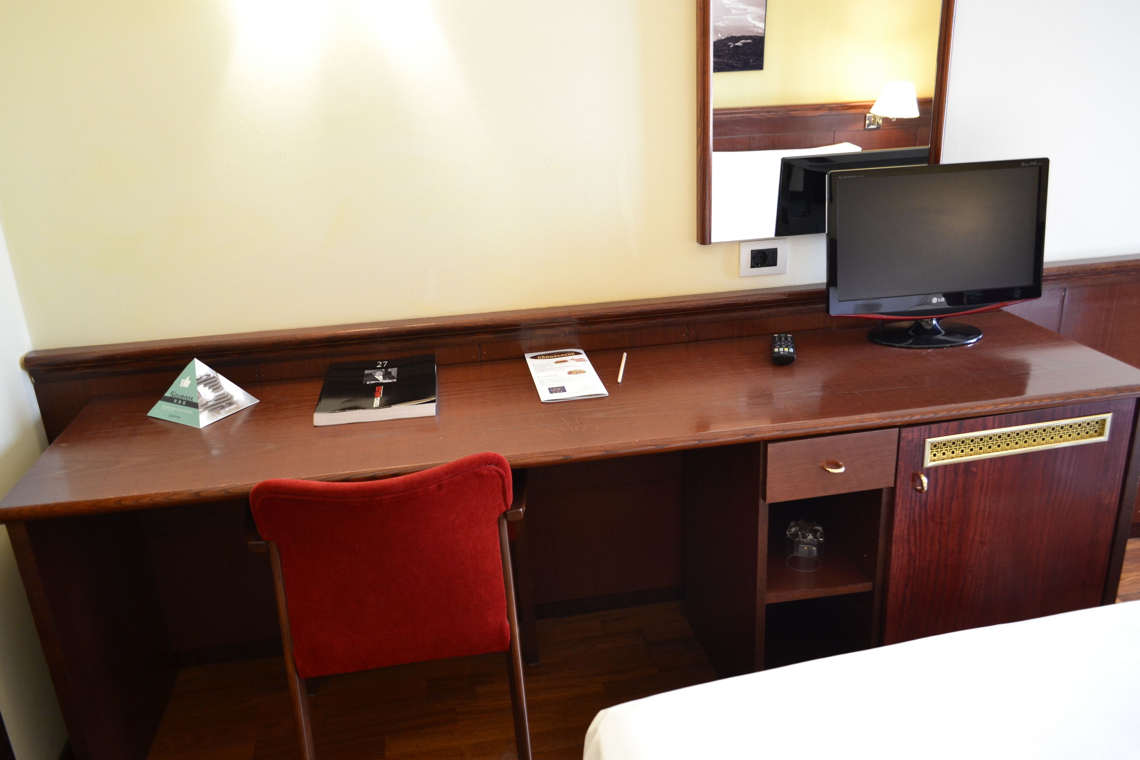 single room | television