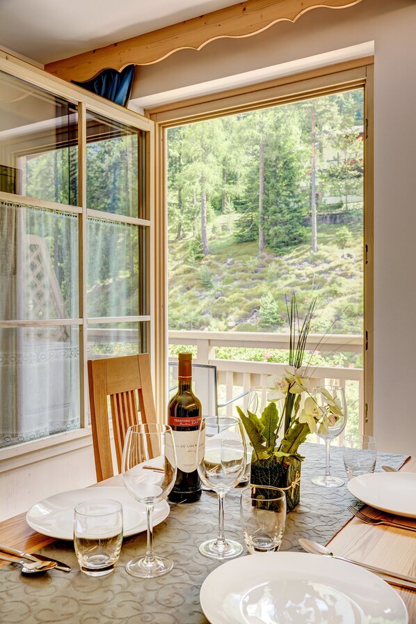 Apartment, 1 Bedroom, Balcony | In-room dining - Hotel Apartments Wellness Villa di Bosco (Tesero)