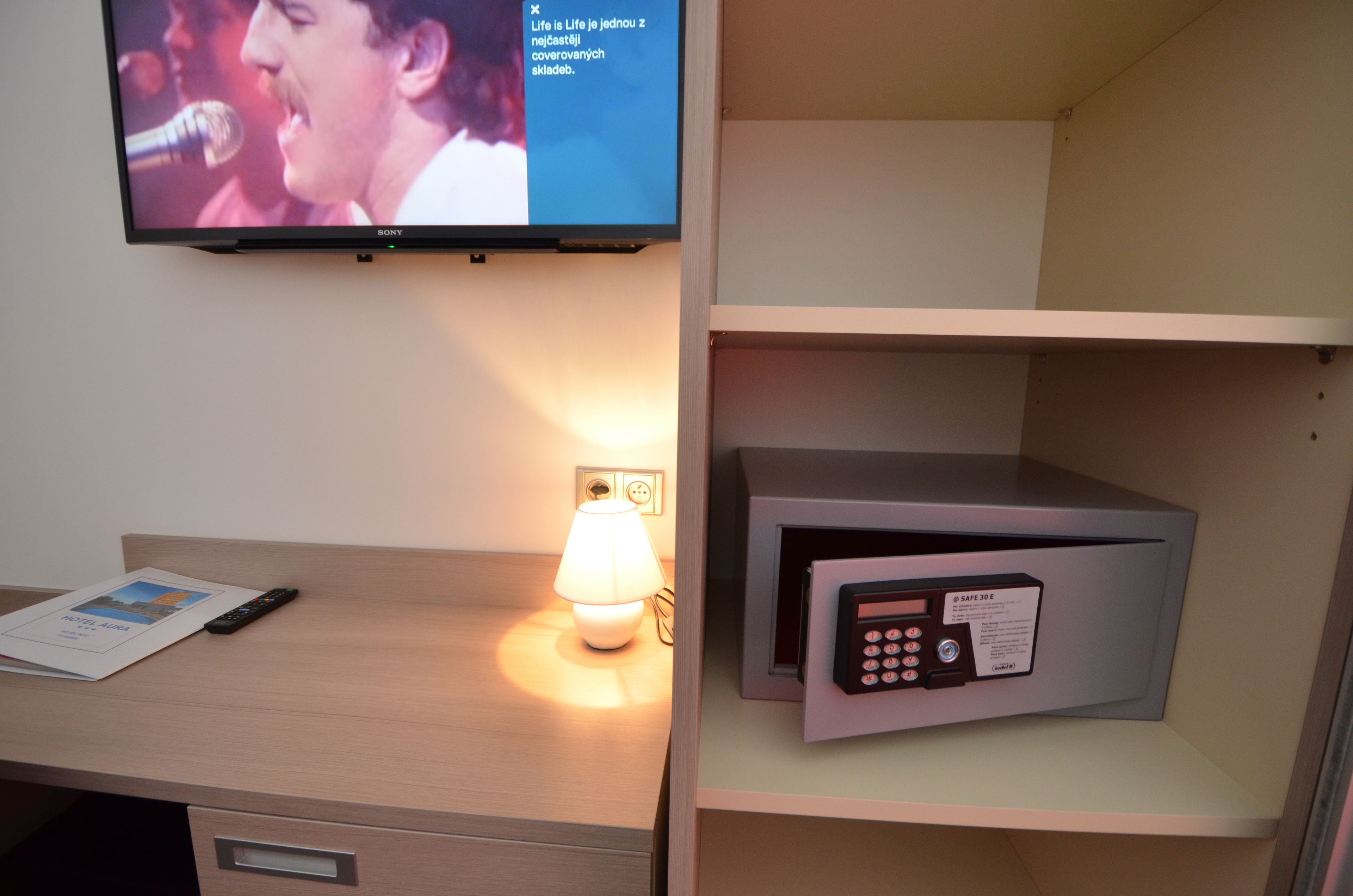 1 bedroom, hypo-allergenic bedding, in-room safe, blackout curtains