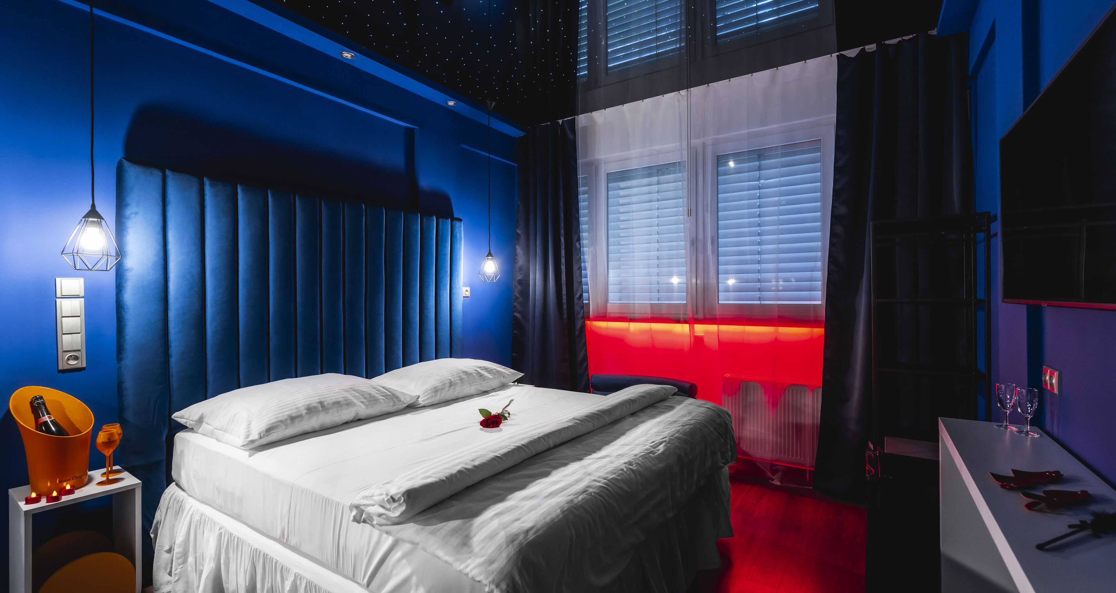 blue double with free pool access | 1 bedroom, hypo-allergenic bedding, in-room safe, blackout curtains