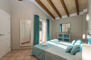 ตู้นิรภัยในห้องพัก, เตารีด/โต๊ะรีดผ้า, เปล/เตียงเด็กอ่อน