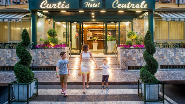 Unclassified image, 1 of 139, button - Hotel Curtis Centrale (Alassio)