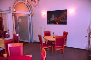 Restaurant - Hotel La Isla (Cologne)