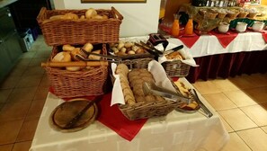 Frühstück, Mittagessen und Abendessen