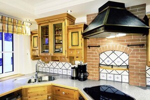 Superior Apartment, 2 Bedrooms | Private kitchen | Fridge, microwave, stovetop, dishwasher - Wieslbauer (Flachau)