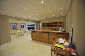Lobby - Agios Nikitas (Lefkada)