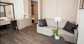 Premium Quadruple Room | In-room safe, desk, bed sheets - Principe Palace (Jesolo)