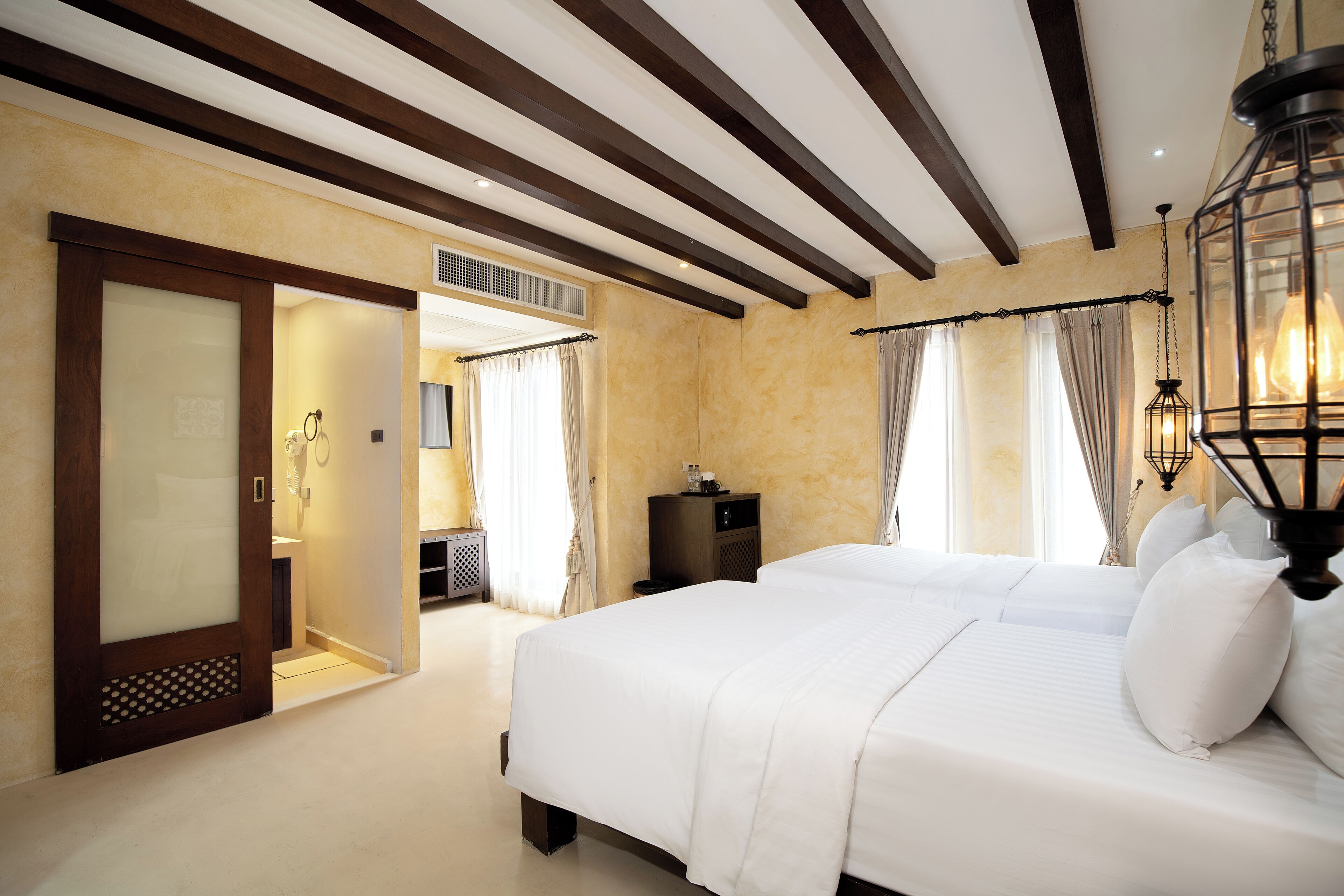 deluxe twin room | 1 bedroom, in-room safe, individually decorated, individually furnished