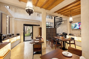 Café da manhã inglês todos os dias (THB 320 por pessoa)