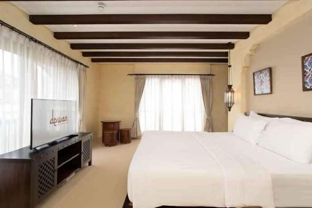 In-room safe, individually decorated, individually furnished, desk