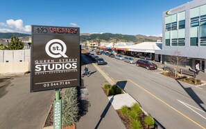 Front of property - Queen Street Studios (Richmond)