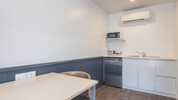 Deluxe King or Twin Studio | Private kitchenette